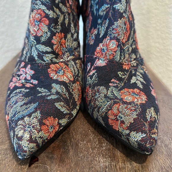 Badgley Mischka Collection Morrisey Brocade Bootie Size 81/2 - Picture 9 of 13